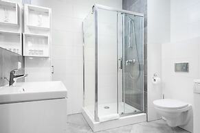 Warsaw Apartment Obozowa by Renters