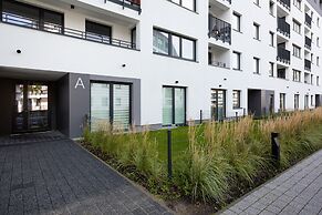 Warsaw Apartment Obozowa by Renters