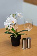 Studio Puławska Warszawa by Renters