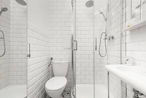 Mariensztat Warsaw by Renters