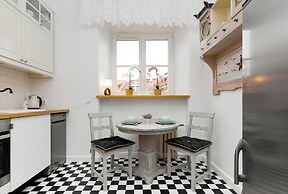 Mariensztat Warsaw by Renters