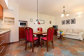 Obrzeżna Apartment by Renters