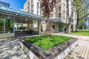 Obrzeżna Apartment by Renters