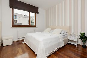 Obrzeżna Apartment by Renters