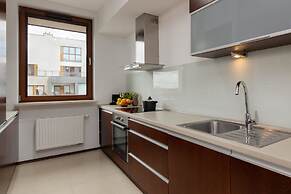 Obrzeżna Apartment by Renters