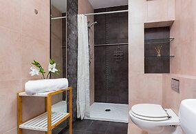 Obrzeżna Apartment by Renters