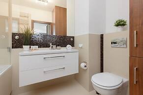 Obrzeżna Apartment by Renters