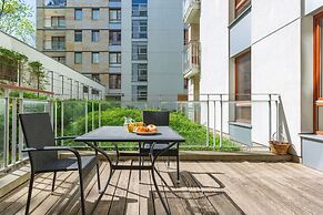 Obrzeżna Apartment by Renters