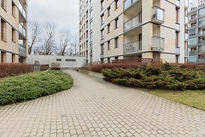 Obrzeżna Apartment by Renters