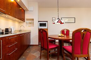 Obrzeżna Apartment by Renters