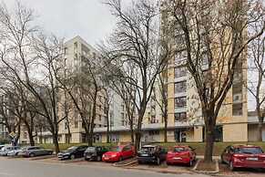 Obrzeżna Apartment by Renters