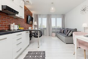 Apartment Popiełuszki Warsaw by Renters