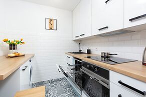 Apartment Popiełuszki Warsaw by Renters