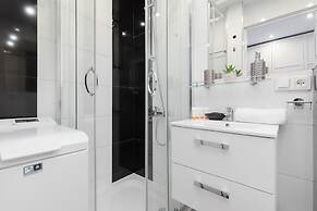 Apartment Popiełuszki Warsaw by Renters