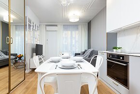 Warsaw Sienna Apartments by Renters