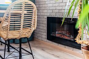 Studio Wspólna Warsaw by Renters