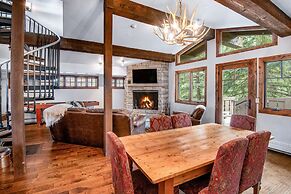 Bridge St. Condominium R2 3 Bedroom Condo by RedAwning