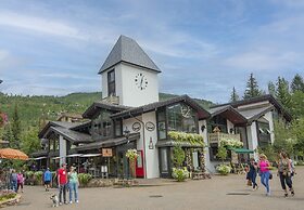 Bridge St. Condominium R2 3 Bedroom Condo by RedAwning