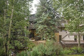 Bridge St. Condominium R2 3 Bedroom Condo by RedAwning