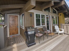 Bridge St. Condominium R2 3 Bedroom Condo by RedAwning