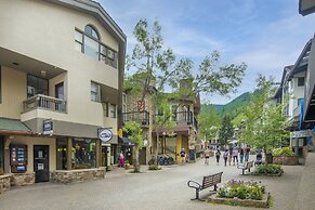 Bridge St. Condominium R2 3 Bedroom Condo by RedAwning