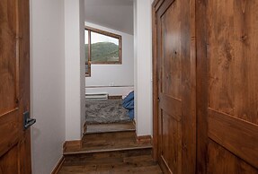 Bridge St. Condominium R2 3 Bedroom Condo by RedAwning