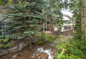 Bridge St. Condominium R2 3 Bedroom Condo by RedAwning