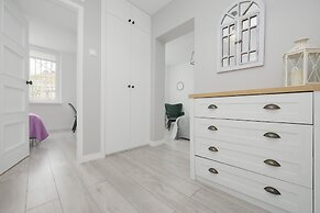 Schillera Apartment by Renters