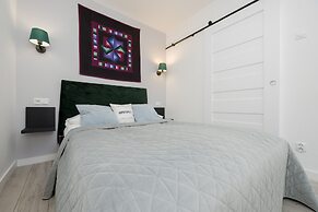 Schillera Apartment by Renters