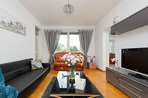 Krypska Apartment Warsaw by Renters