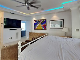 9463dolcevitaccwh - Dolce Vita Villa