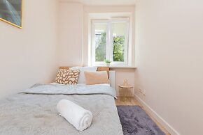 Apartment Rejtana Warszawa by Renters