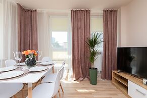 Apartment Rejtana Warszawa by Renters