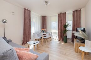 Apartment Rejtana Warszawa by Renters