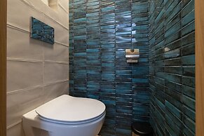 Apartment Rejtana Warszawa by Renters