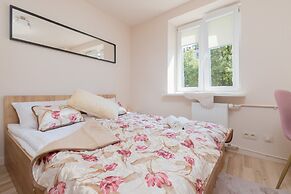 Apartment Rejtana Warszawa by Renters