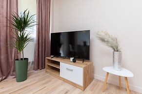 Apartment Rejtana Warszawa by Renters