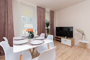 Apartment Rejtana Warszawa by Renters