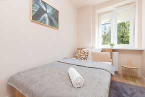 Apartment Rejtana Warszawa by Renters
