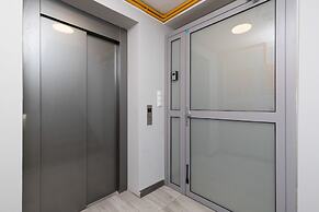 Apartment Rejtana Warszawa by Renters