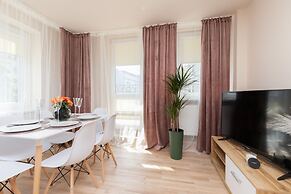 Apartment Rejtana Warszawa by Renters