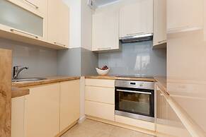 Apartment Skoroszewska Warsaw by Renters