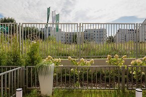 Warsaw Apartment Szajnowicza by Renters