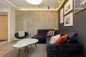 Warsaw Apartment Szajnowicza by Renters