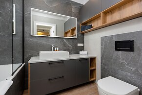 Warsaw Apartment Szajnowicza by Renters