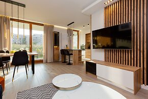 Warsaw Apartment Szajnowicza by Renters