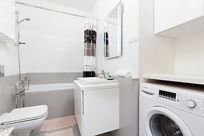 Modern Apartment Warsaw by Renters