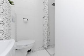 Studio Warsaw Miączyńska by Renters