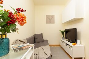 Studio Warsaw Miączyńska by Renters