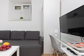 Studio Warsaw Miączyńska by Renters
